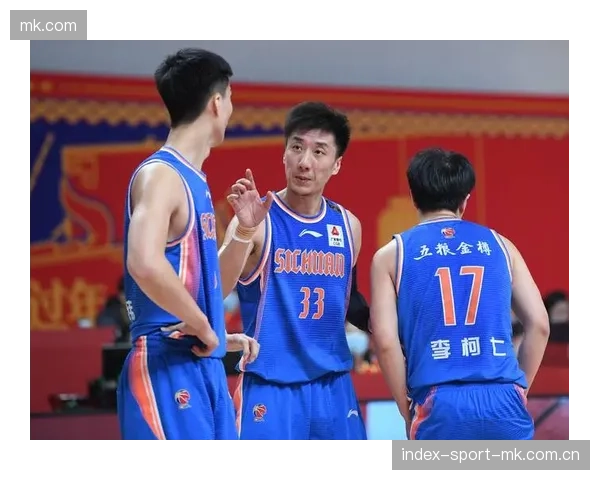 CBA篮下卡位与防守轮换训练:打造坚不可摧的防守壁垒 CBA篮下卡位与防守轮换训练:打造坚不可摧的防守壁垒