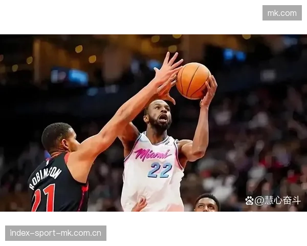 NBA热火抓住反击窗口连续得手,现场情绪全面爆炸